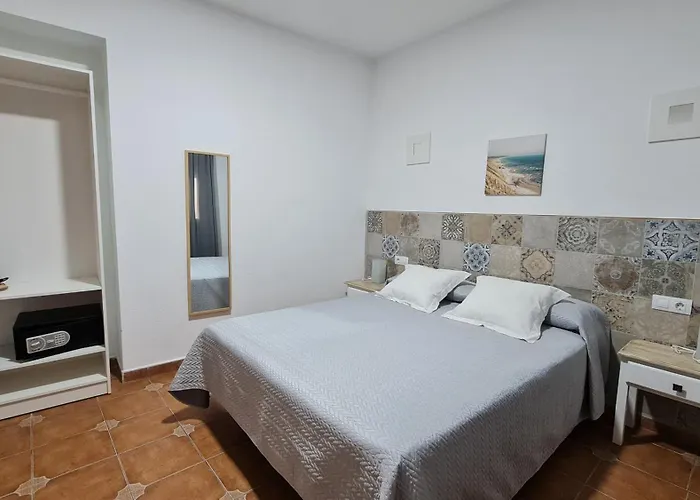 卡纳莱哈斯旅馆 *